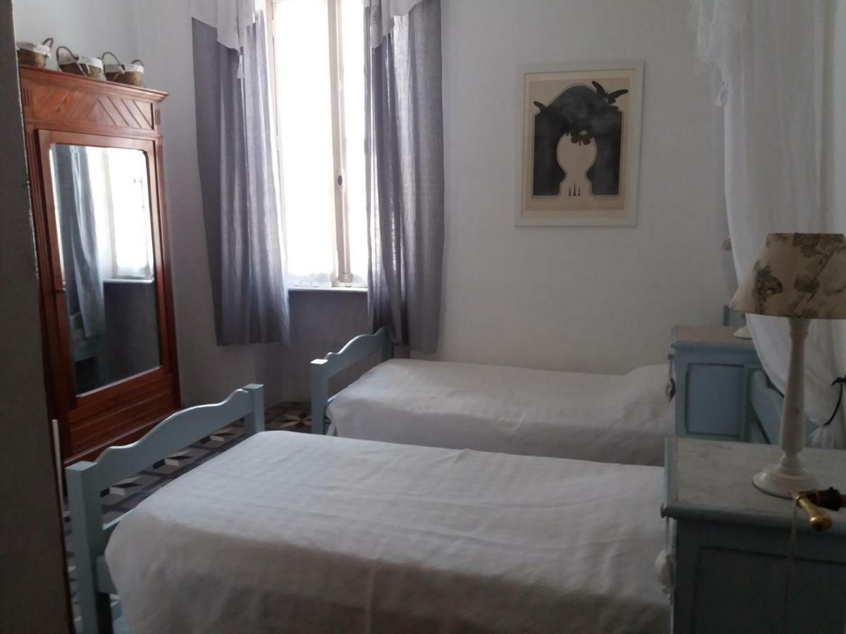 Le Patio Des Cigales Bed & Breakfast Roquefort-des-Corbieres ภายนอก รูปภาพ